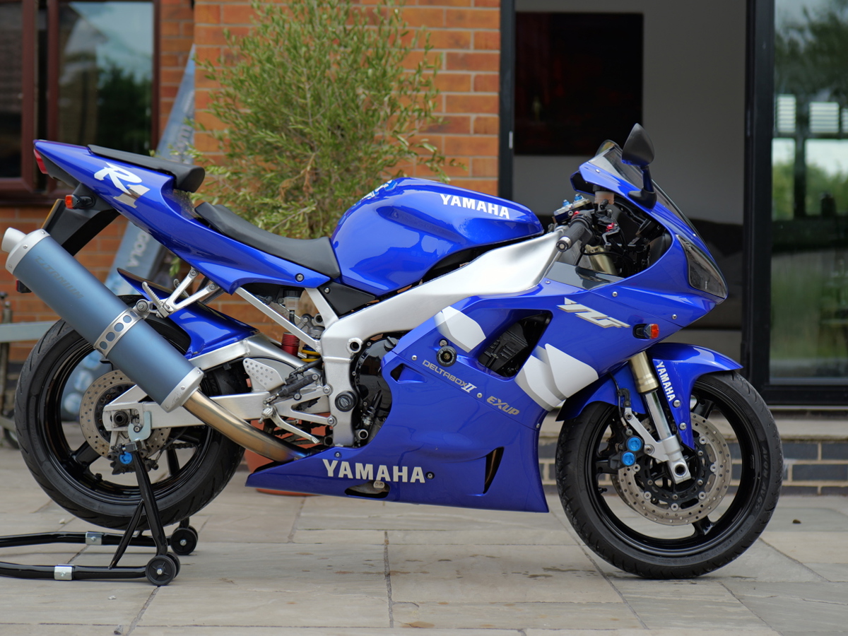 2000 Yamaha YZF-R1 5JJ  28,896 Miles Future Classic Featured on Mid Bike Crisis 