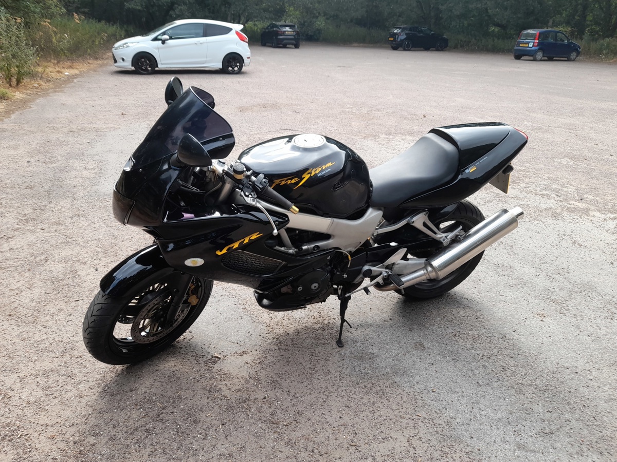 Vtr 1000 firestorm 