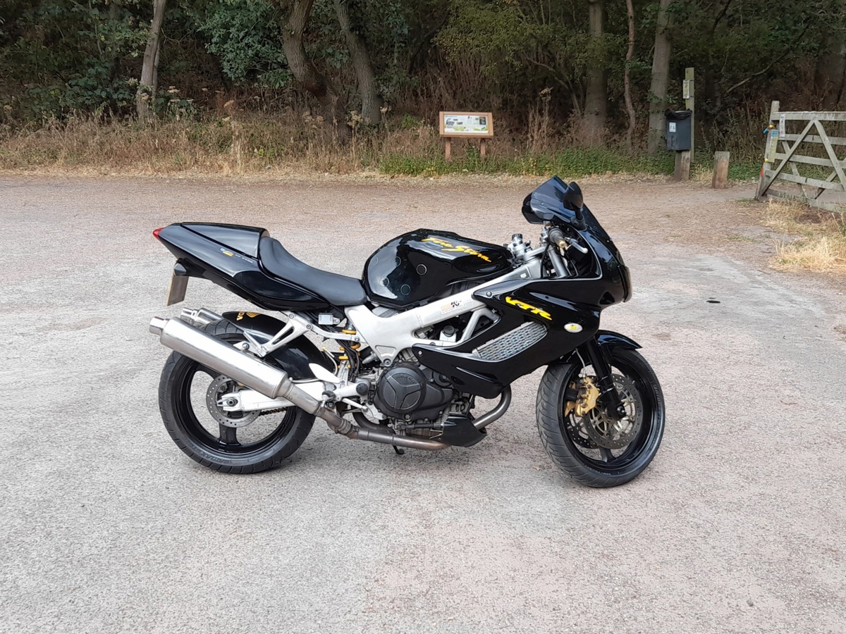 Vtr 1000 firestorm 